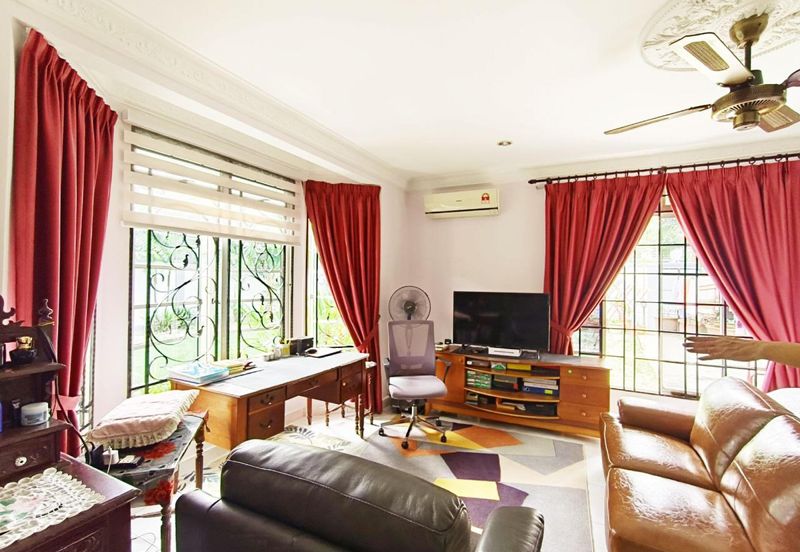 Double Storey Semi-D House SS4A Kelana Jaya 6953sqft Land