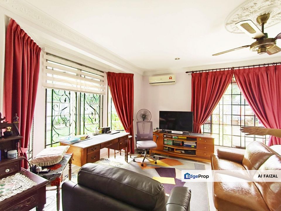 Double Storey Semi-D House SS4A Kelana Jaya 6953sqft Land, Selangor, Kelana Jaya