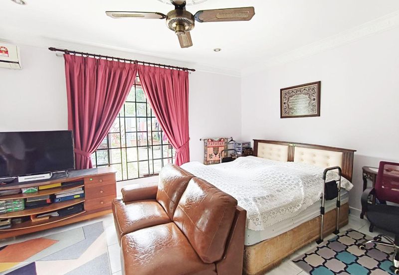 Double Storey Semi-D House SS4A Kelana Jaya 6953sqft Land