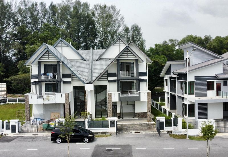 Semi-D Facing Lake @ Seksyen 3 Bandar Baru Bangi, Bangi Selangor.