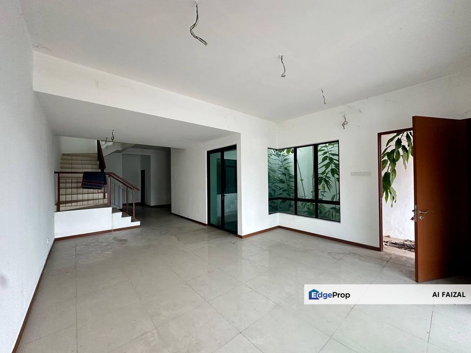 Double Storey Terrace Azalea Saujana KLIA, Sepang, Selangor, Sepang