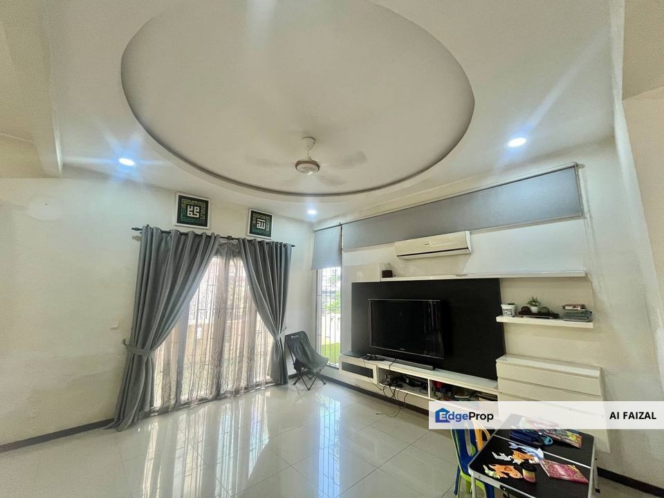 Cheapest 3 Storey Semi D @Taman Tropika 2 Sg Tangkas Bangi , Selangor, Bangi