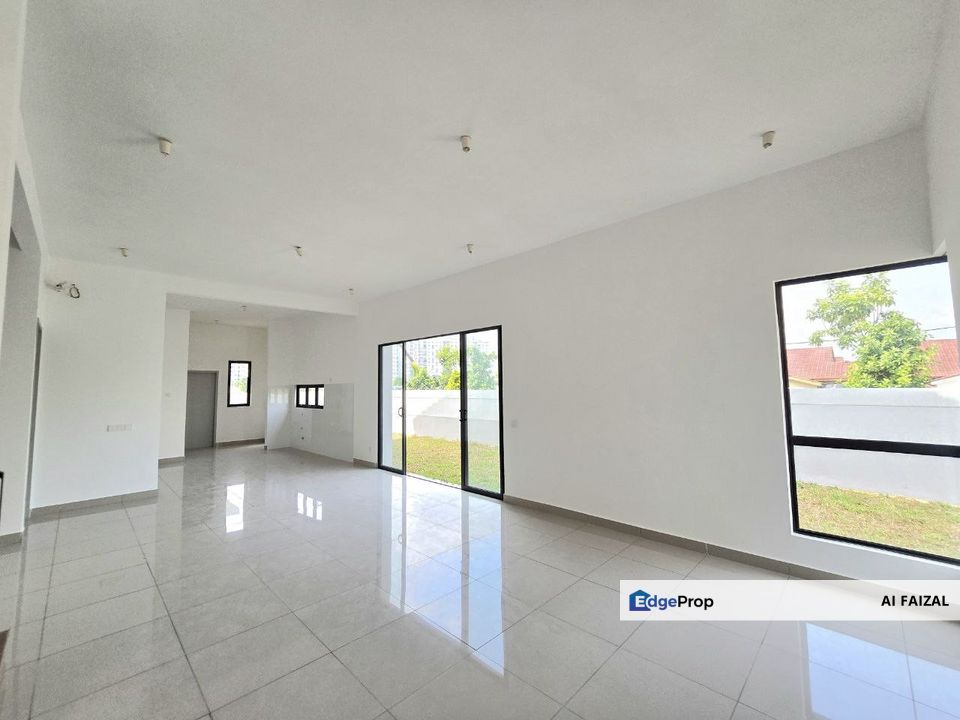 Freehold End Lot Double Storey Semi-D Sejati Lakeside 2 Cyberjaya , Selangor, Cyberjaya
