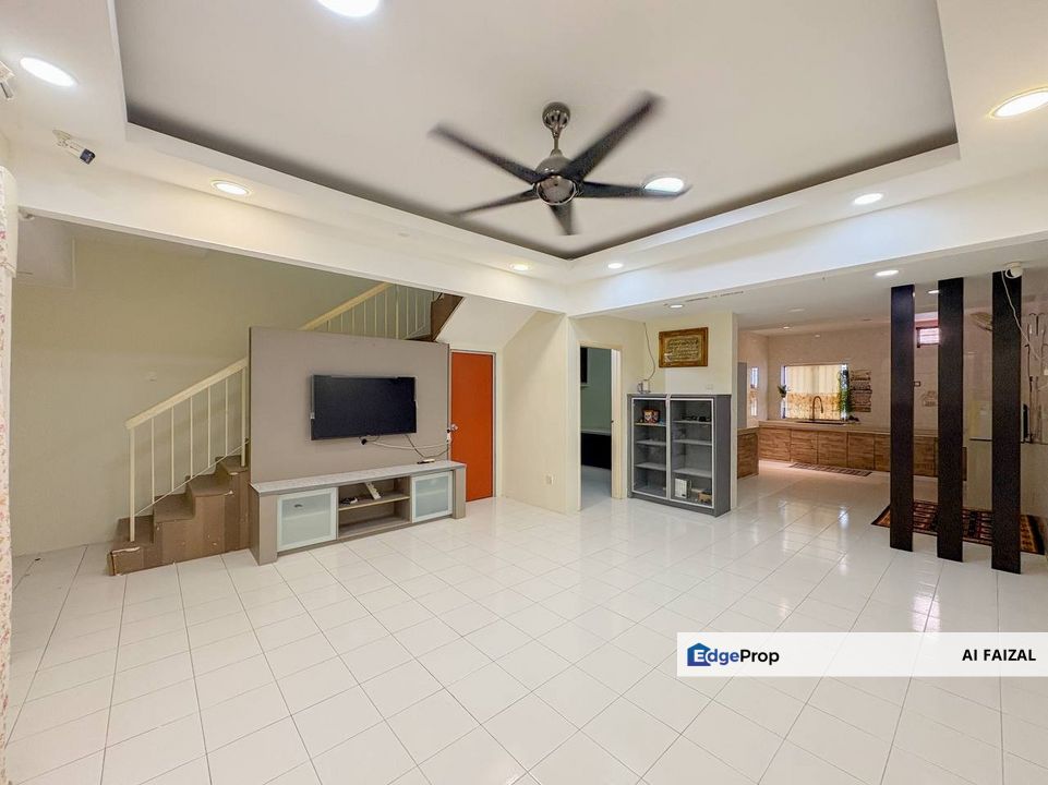 Renovated Double Storey Terrace Taman Tasik Prima Puchong , Selangor, Puchong