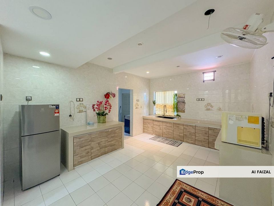 Renovated Double Storey Terrace Taman Tasik Prima Puchong , Selangor, Puchong