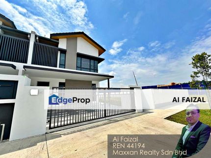 END LOT WITH SPACIOUS LAND @ VERNA 2 Storey Semi-D Cluster, Serene Height, bangi , Selangor, Semenyih
