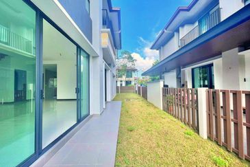 Isle of Botanica, Setia Eco Glades