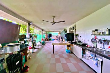 Desa Pinggiran Putra