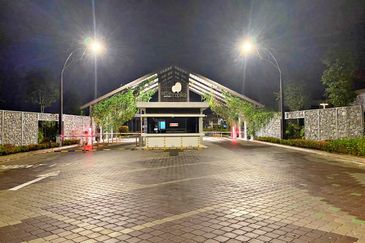 Setia Warisan Tropika (Belladonna)