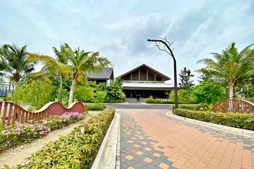 Setia Warisan Tropika (Belladonna)