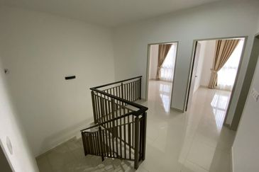 Setia Warisan Tropika (Belladonna)