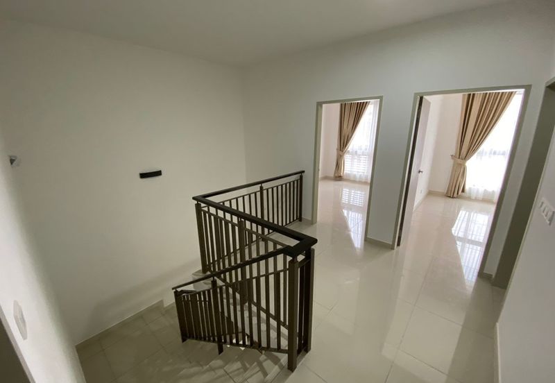 Setia Warisan Tropika (Belladonna)