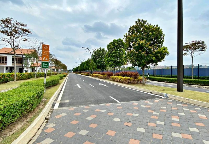 Setia Warisan Tropika (Belladonna)