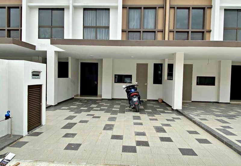 Setia Warisan Tropika (Belladonna)