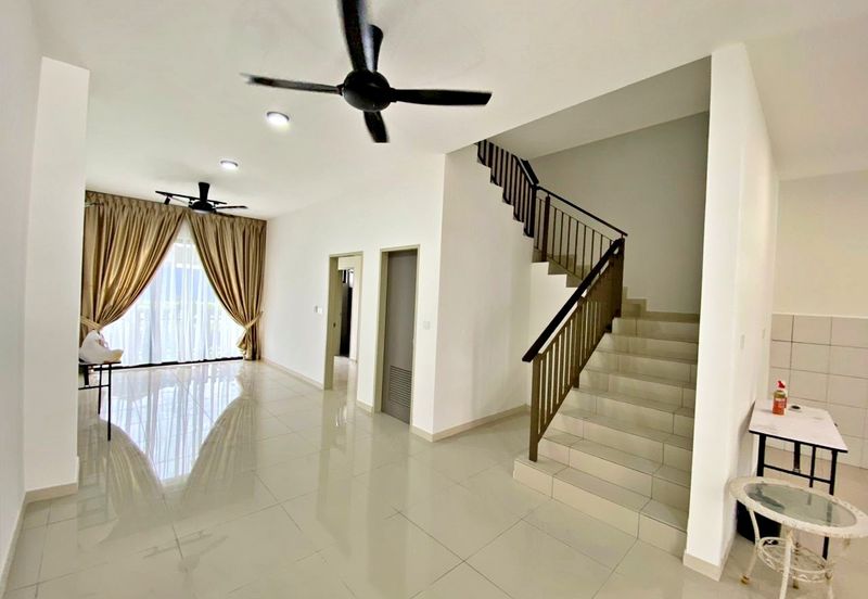 Setia Warisan Tropika (Belladonna)