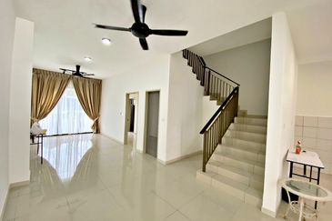 Setia Warisan Tropika (Belladonna)