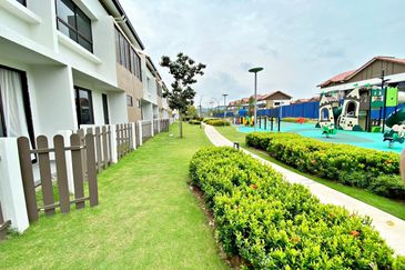 Setia Warisan Tropika (Belladonna)