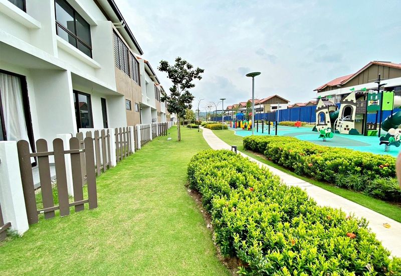 Setia Warisan Tropika (Belladonna)