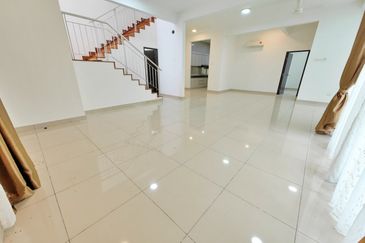 Perdana Lakeview East