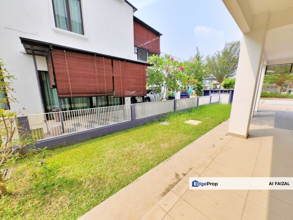 FACING OPEN 2 Storey Semi D Perdana Lakeview East, Cyberjaya FREEHOLD, Selangor, Cyberjaya