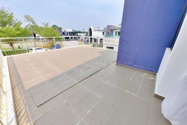 Perdana Lakeview East