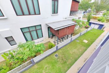 Perdana Lakeview East