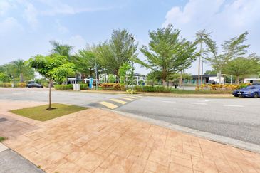 Perdana Lakeview East