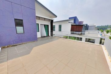 Perdana Lakeview East