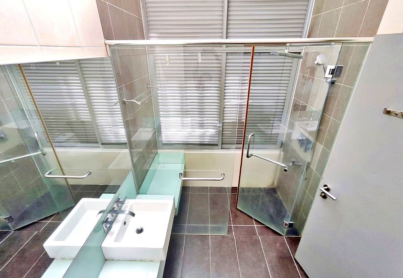 Symphony Hills Schumann