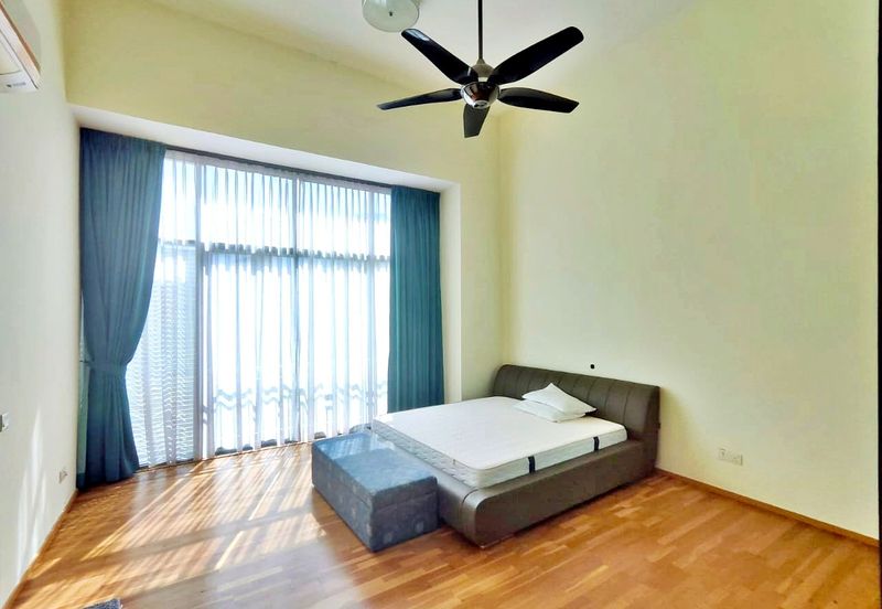 Symphony Hills Schumann