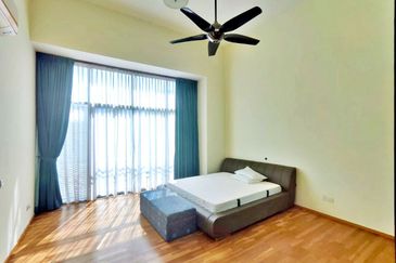 Symphony Hills Schumann