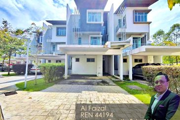 Symphony Hills Schumann