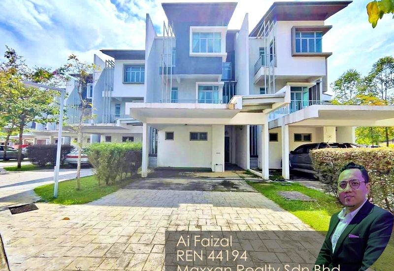 Symphony Hills Schumann