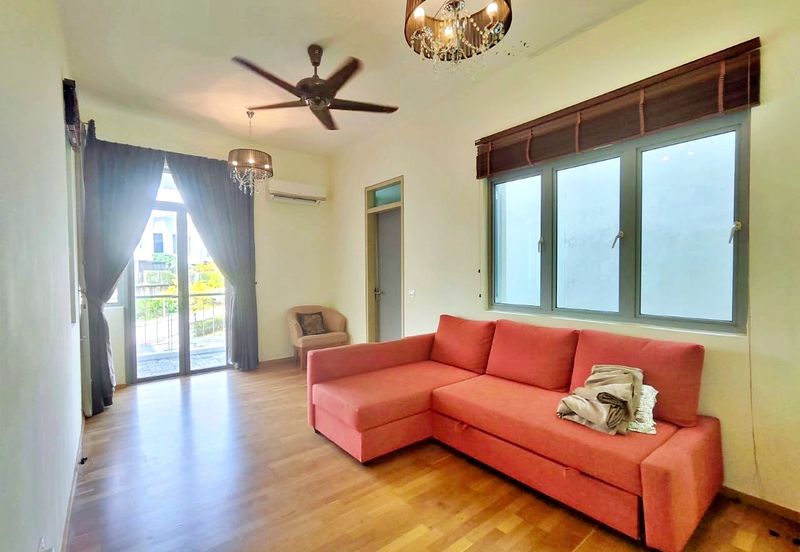 Symphony Hills Schumann