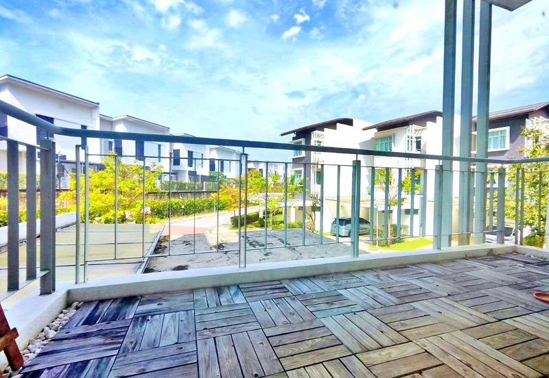 Symphony Hills Schumann