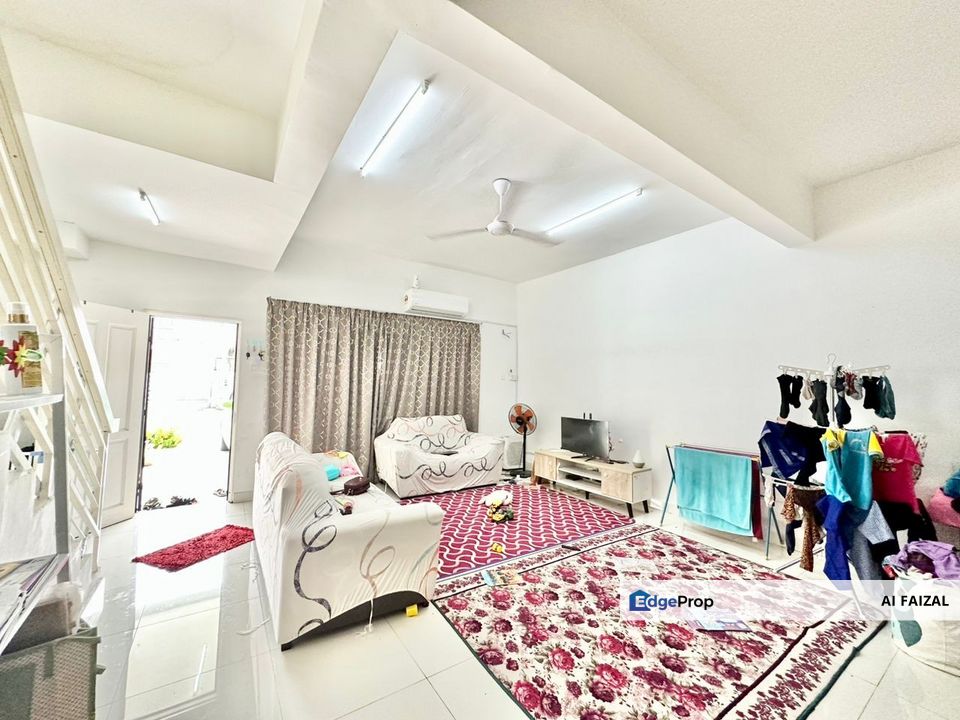 PRICE DROP!!! Near LRT Double Storey Taman Dato Demang Bandar Putra Permai Seri Kembangan, Selangor, Puchong South