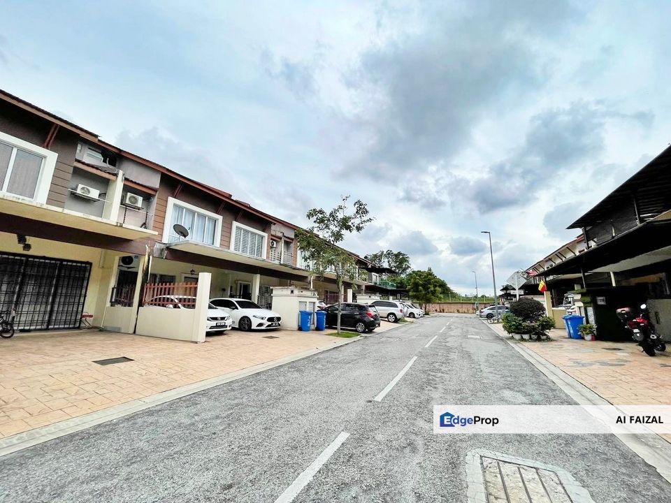 Double Storey Terrace, Alam D’16, Seksyen 16, Shah Alam + NON BUMI Unit 🔥, Selangor, Shah Alam