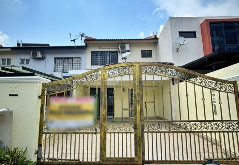 Taman Pinggiran Putra