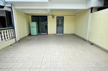 Taman Pinggiran Putra