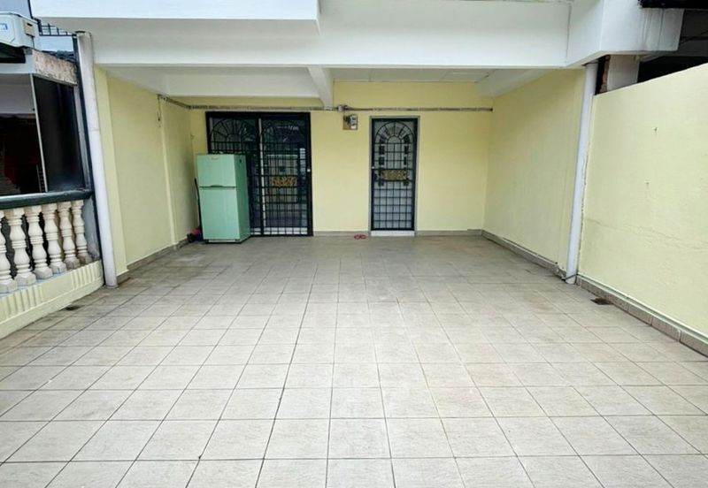 Taman Pinggiran Putra