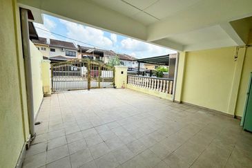 Taman Pinggiran Putra