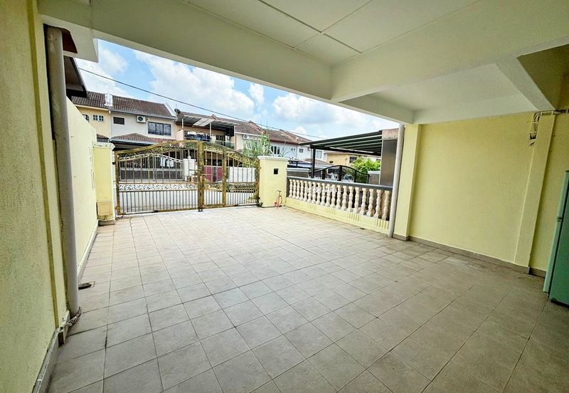 Taman Pinggiran Putra