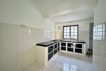 Taman Pinggiran Putra