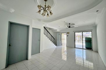 Taman Pinggiran Putra