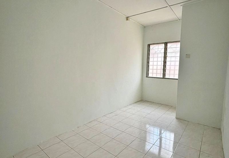 Taman Pinggiran Putra