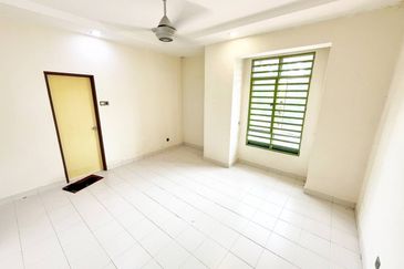 Kota Puteri, Batu Arang