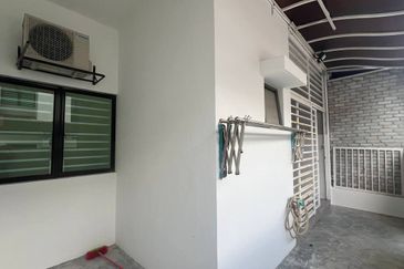 NILAI IMPIAN (LAMAN DELFINA)