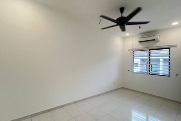 NILAI IMPIAN (LAMAN DELFINA)