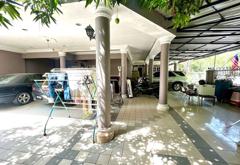 RENOVATED FACING OPEN CORNER LOT Double Storey Bandar Tasik Selatan, Kuala Lumpur