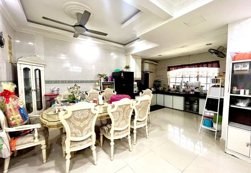 RENOVATED FACING OPEN CORNER LOT Double Storey Bandar Tasik Selatan, Kuala Lumpur